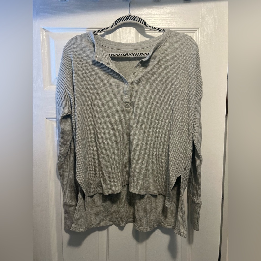 Aerie thermal Gray Long Sleeve Top size small with thumb holes